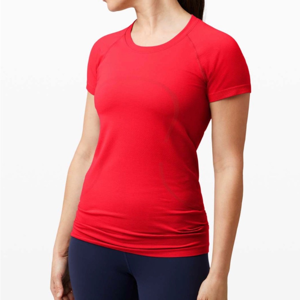Lululemon Swiftly Tech Short Sleeve Crew in Carnation Red